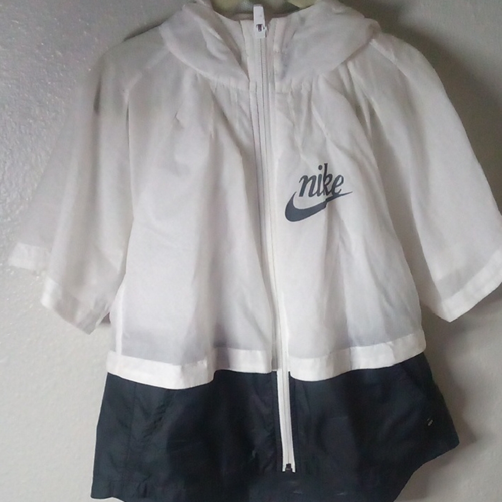 Nike Kids Black and White Windbreaker